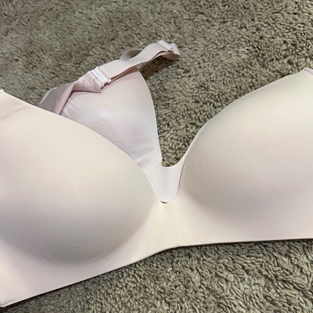 Victoria's Secret Light Blush Seamless T-Shirt Bras - Picture 6 of 6
